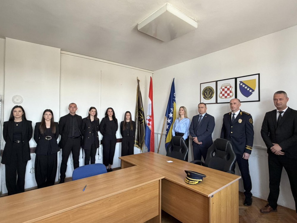 svečana_prisega_2.jpg svečana_prisega_2.jpg