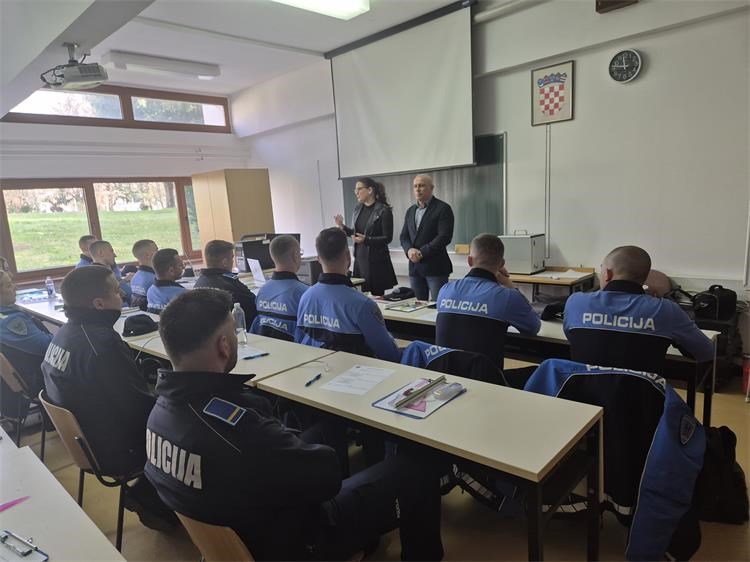 tecaj1.jpg tecaj1.jpg